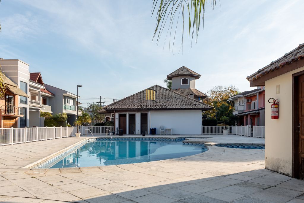 Casa em Condomínio com 3 quartos, 1 suíte e 288m² à venda no Ecoville.