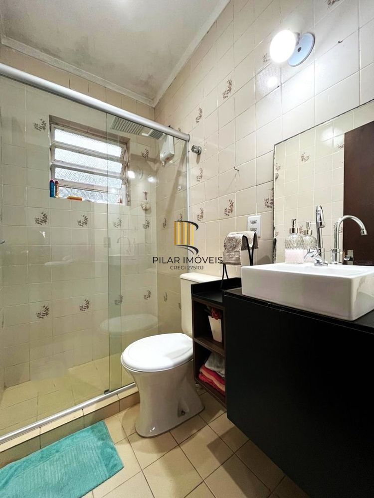 Apartamento com 1 Suite, sacada e 1 vaga de garagem no bairro Cidade Baixa