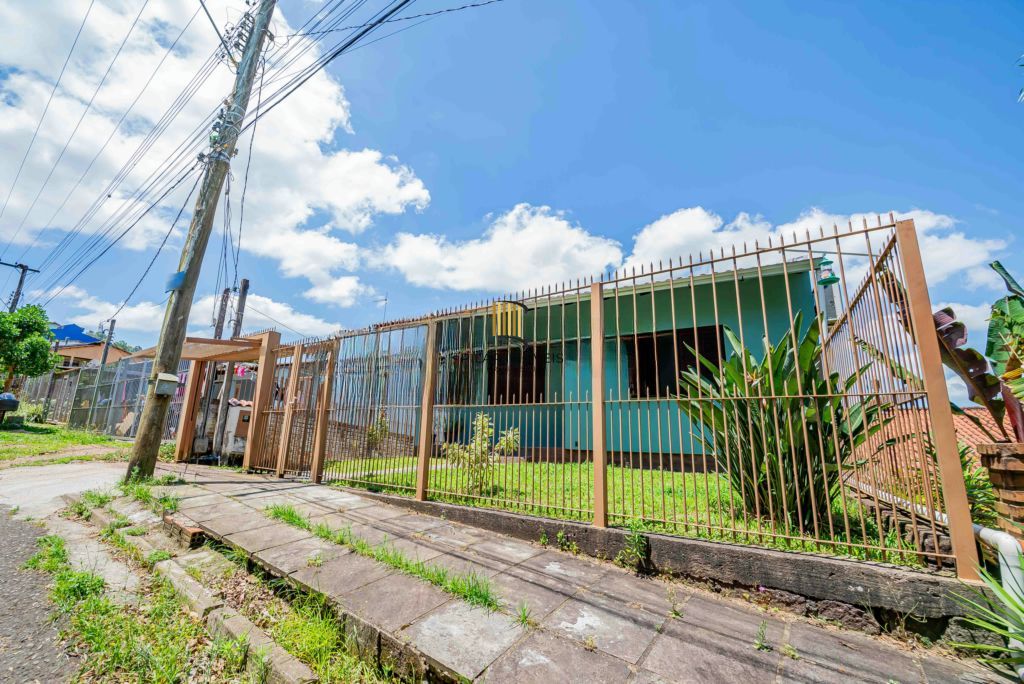 Casa com 3 quartos e 4 vagas à venda em Vila Nova