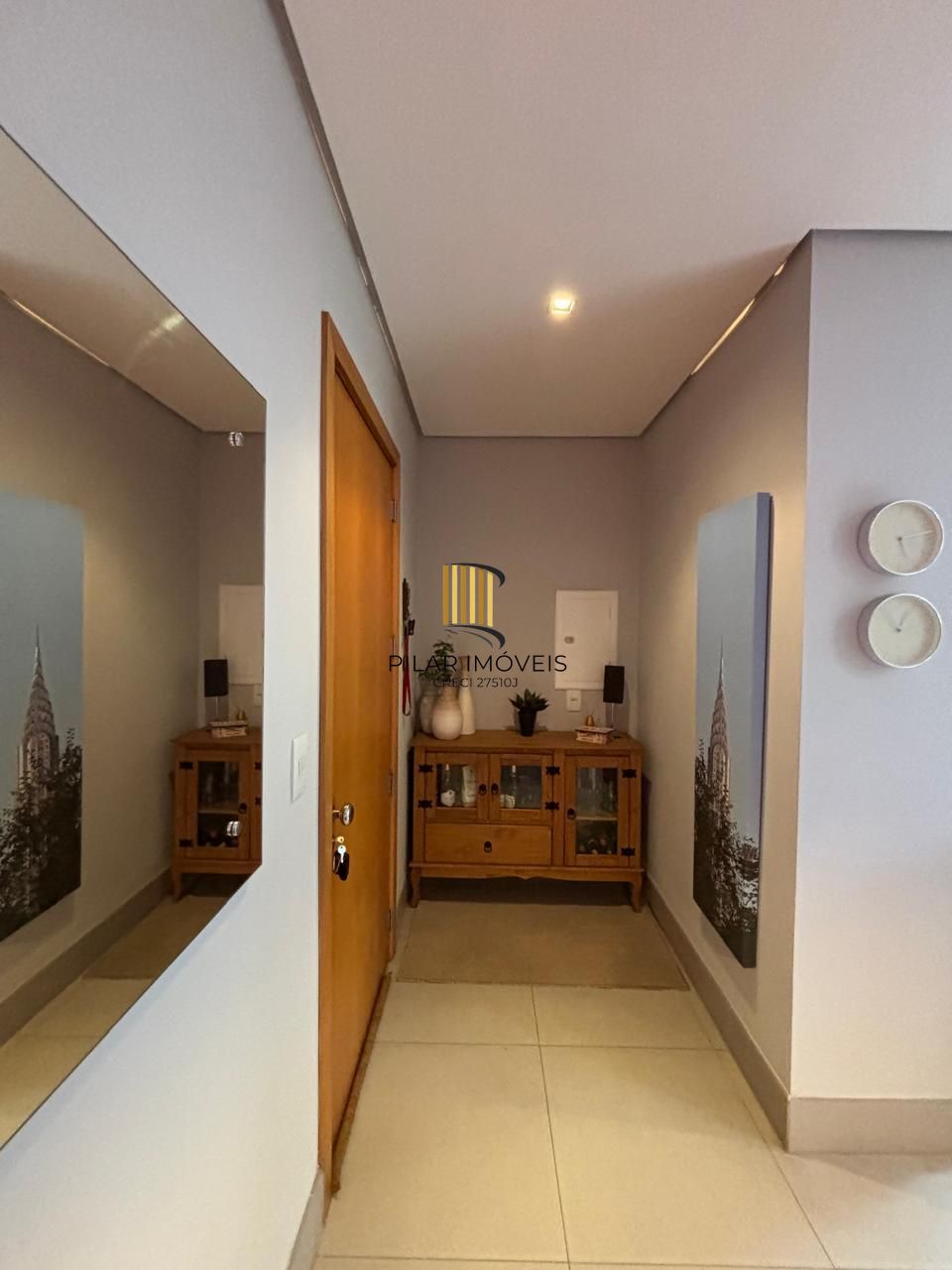 Apartamento mobiliado de 2 dormitórios e duas vagas bairro Agronomia