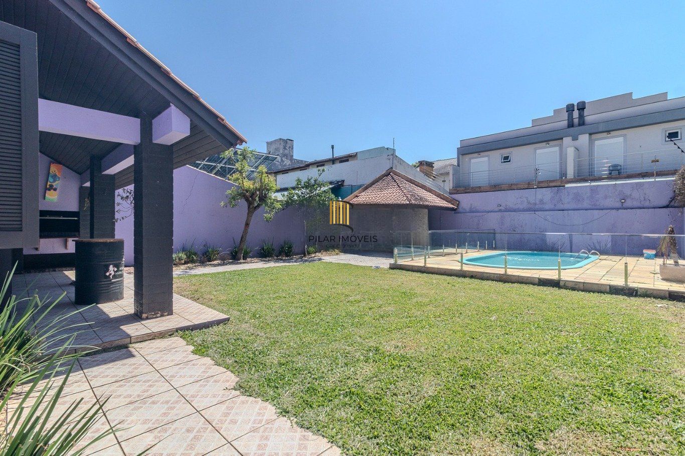 Casa com 3 quartos, vaga, piscina, Juncker e com patio no Jardim Planalto