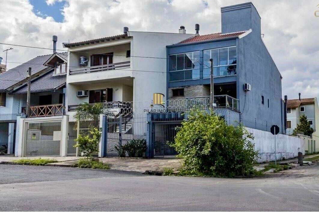 Casa com 3 quartos, 2 vagas e 266m² para vender - Jardim Planalto, Porto Alegre