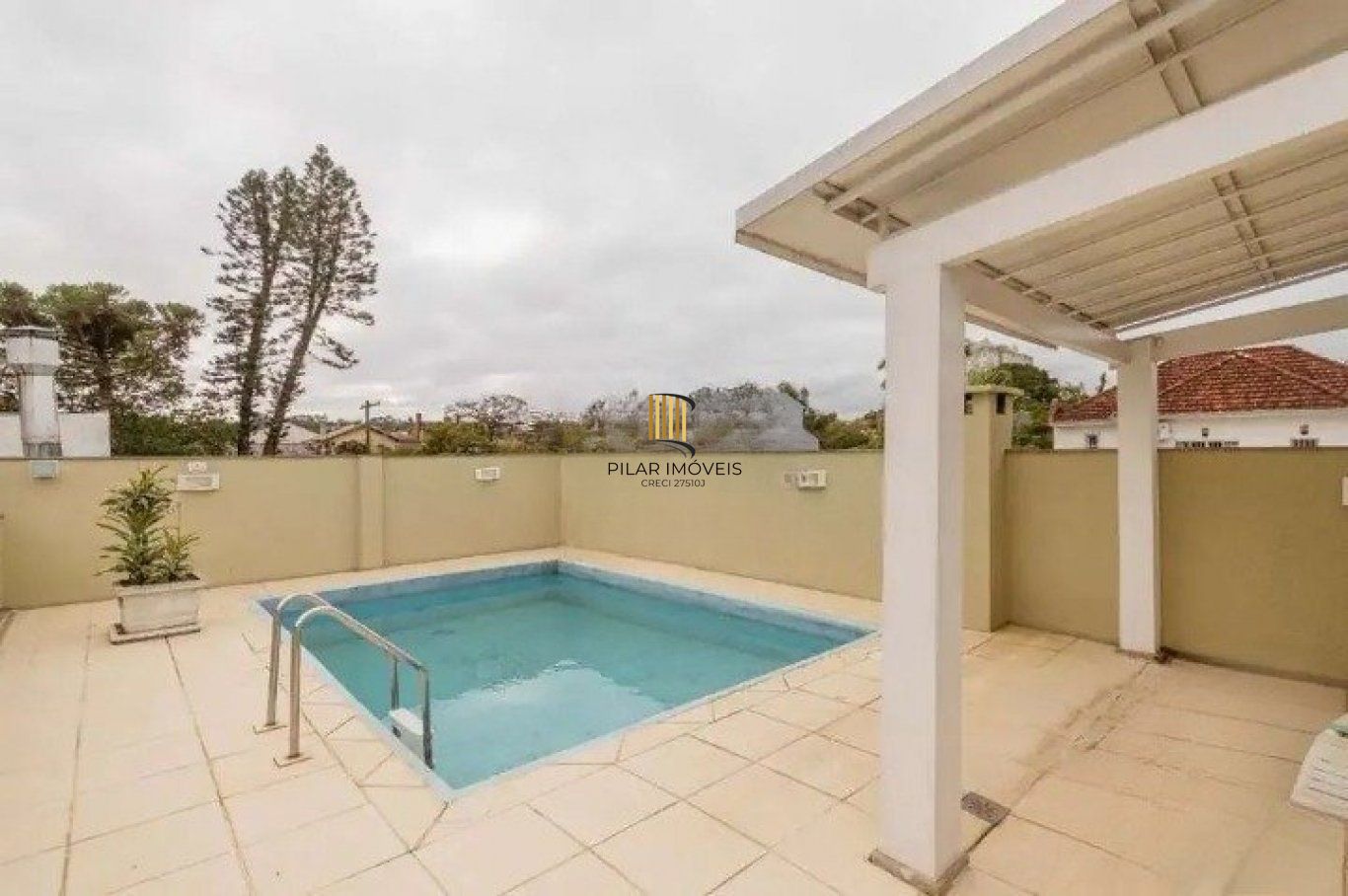 Casa de 3 quartos, piscina, churrasqueira, 7 vagas no bairro Tristeza - Pilar Imóveis