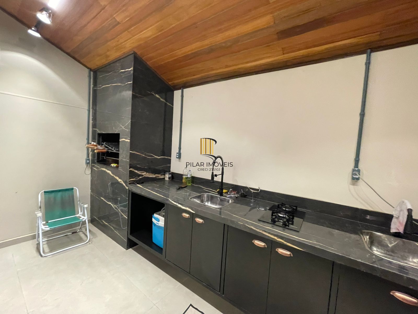Apartamento térreo garden com 3 dormitórios, 1 suíte, 3 vagas de garagem