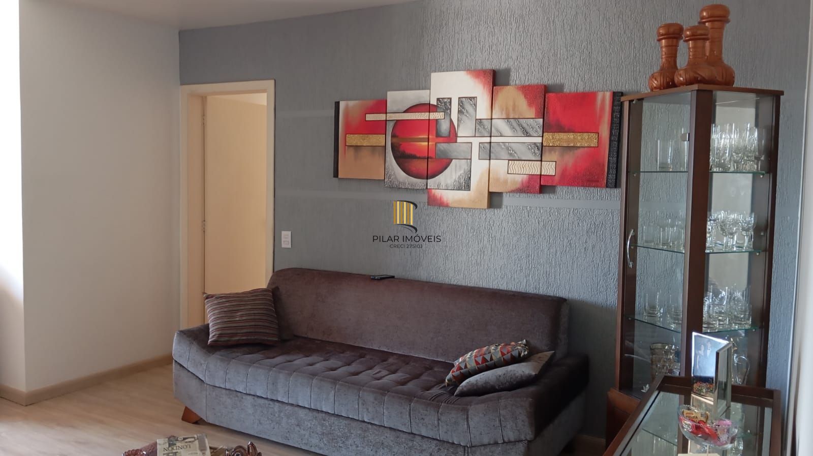 Apartamento térreo com 3 dormitórios e 2 vagas no Bairro Cristo Redentor