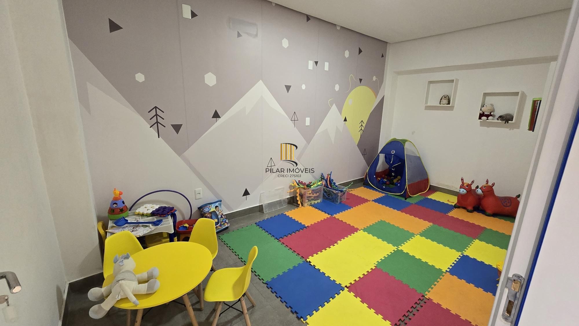 Apartamento semimobiliado com 2 dormitórios (1 suíte) em Gravataí