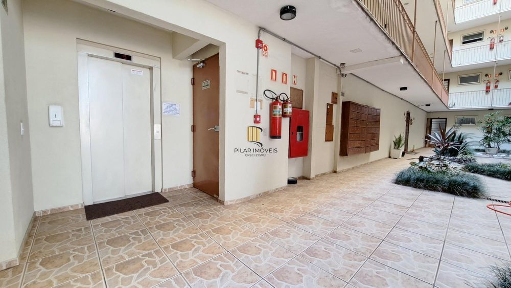 Apartamento 2 dormitórios, 1 vaga e elevador no Sarandi.