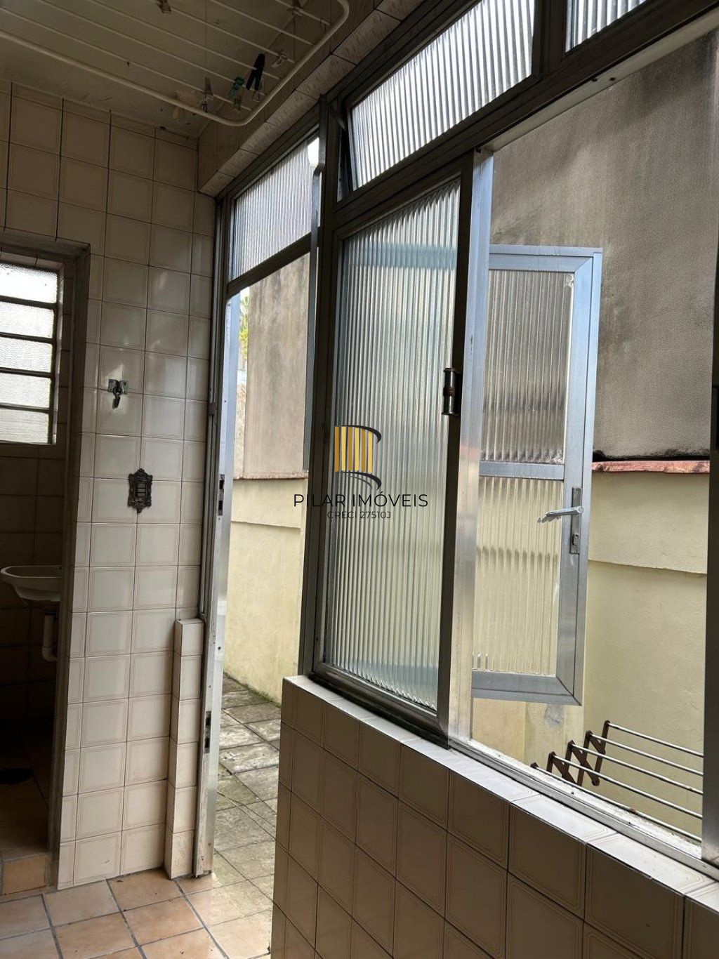 Apartamento térreo com 3 quartos no Bairro Cidade Baixa