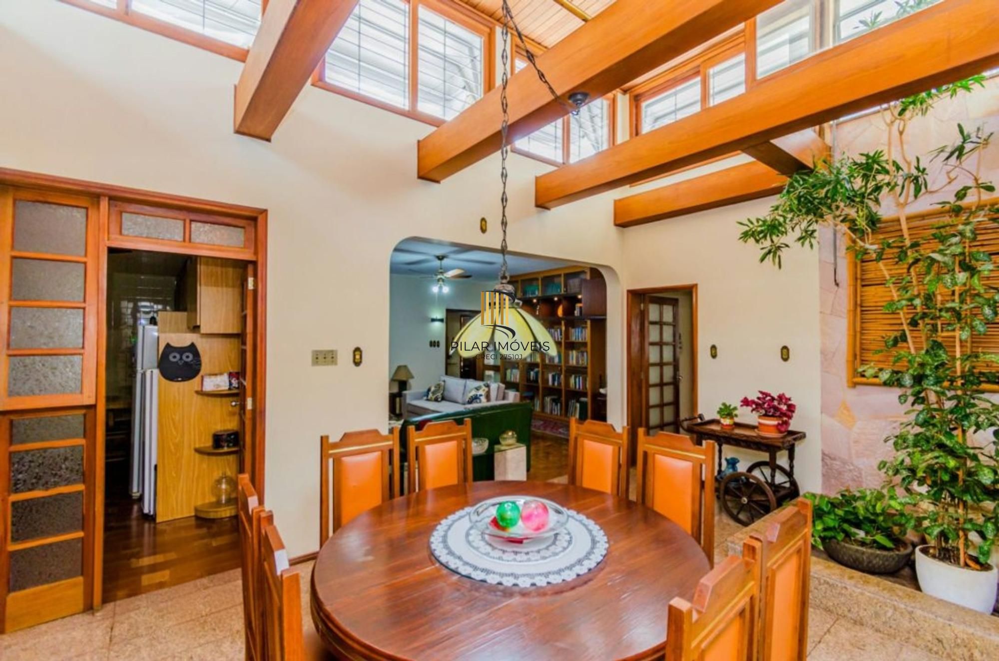 Casa à venda no Jardim Lindóia com piscina e 6 vagas