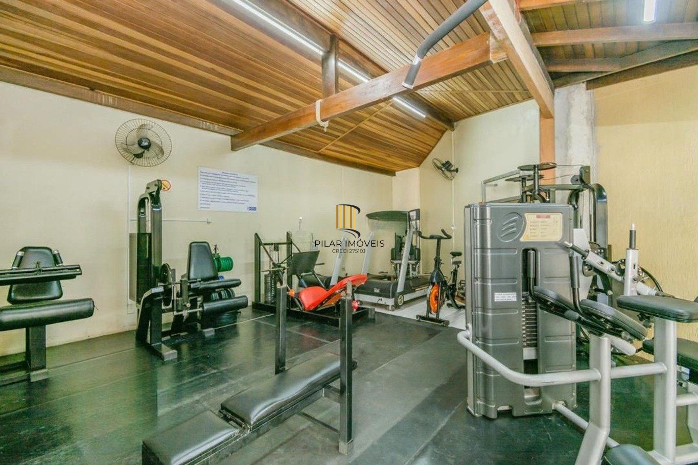 Casa em condomínio com 2 dormitórios e 2 garagem em Branco em Canoas.