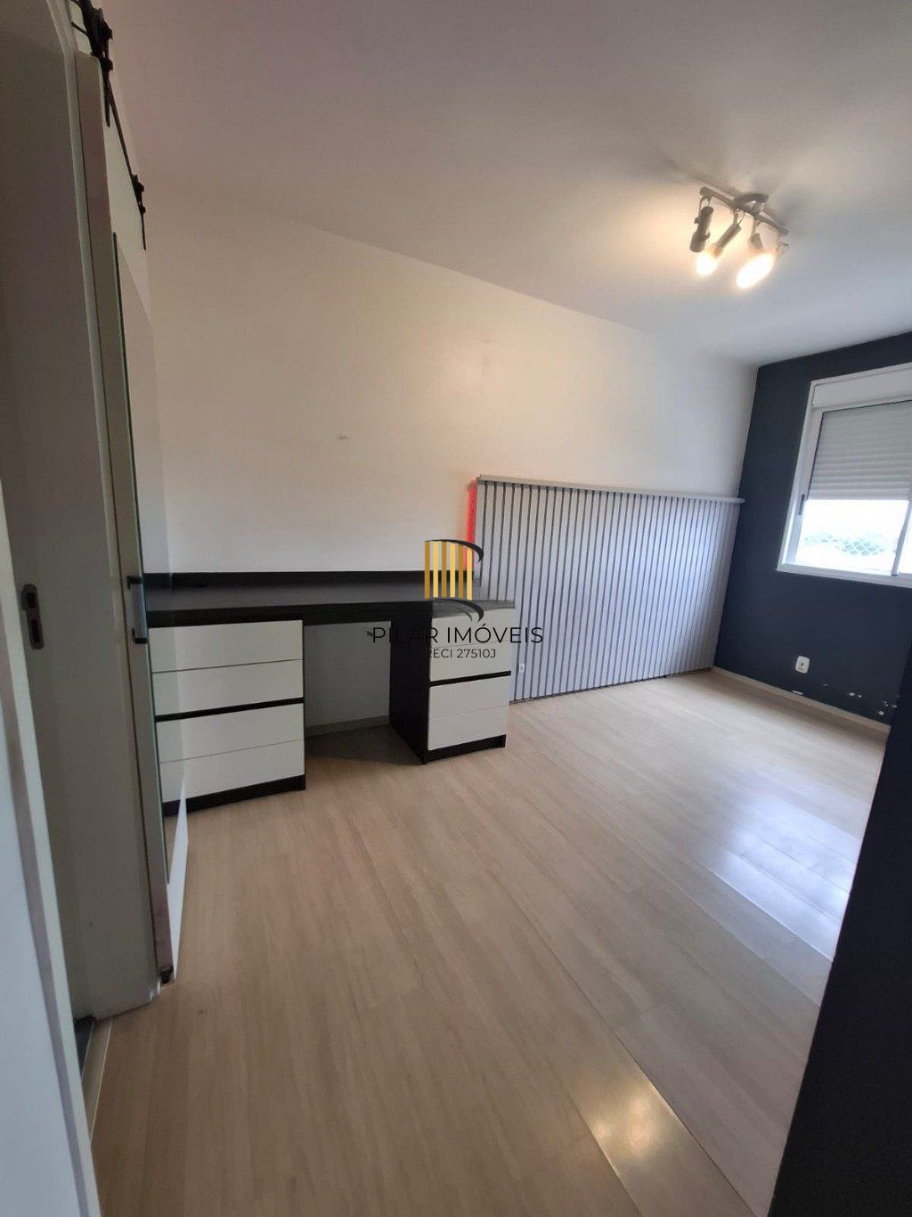 Apartamento 2 Quartos, Suíte, Vaga, Elevador no Condomínio Boulevard