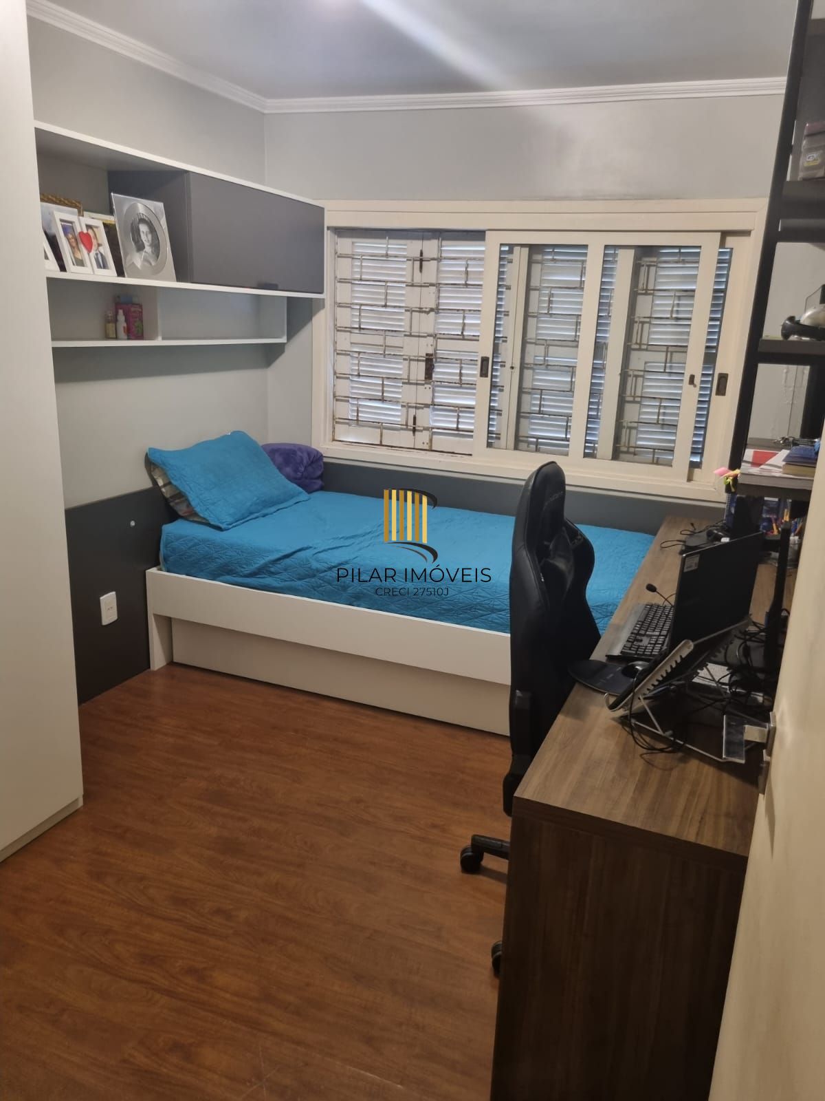 Apartamento térreo semi mobiliado de 3 dormitórios no bairro Cristal