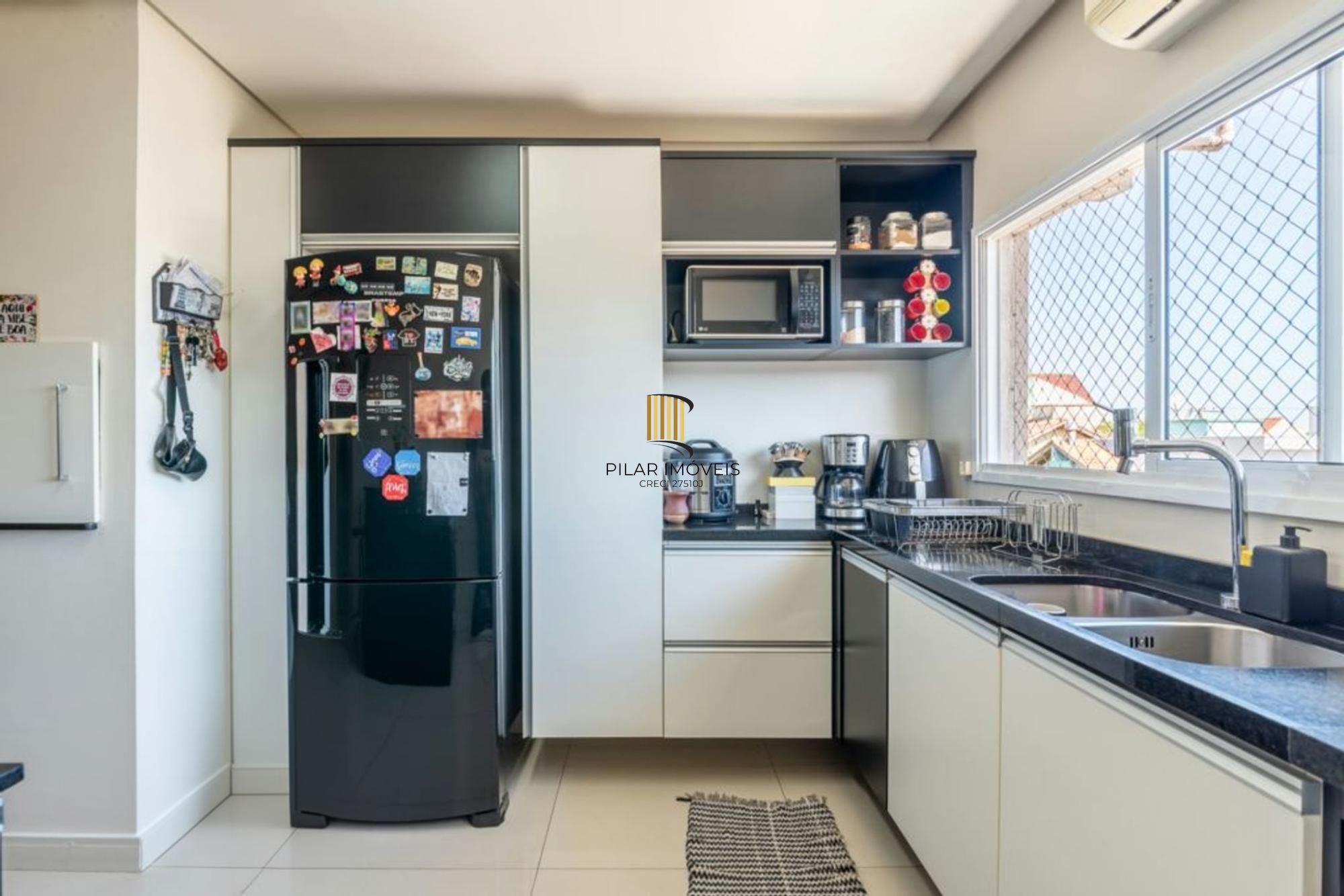 Casa em condomínio de 3 dormitórios,2 vagas e churrasqueira no bairro Agronomia