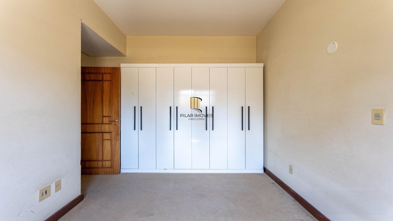 Apartamento 3 Dormitórios, 1 súite, elevador, 2 vagas no Petrópolis.