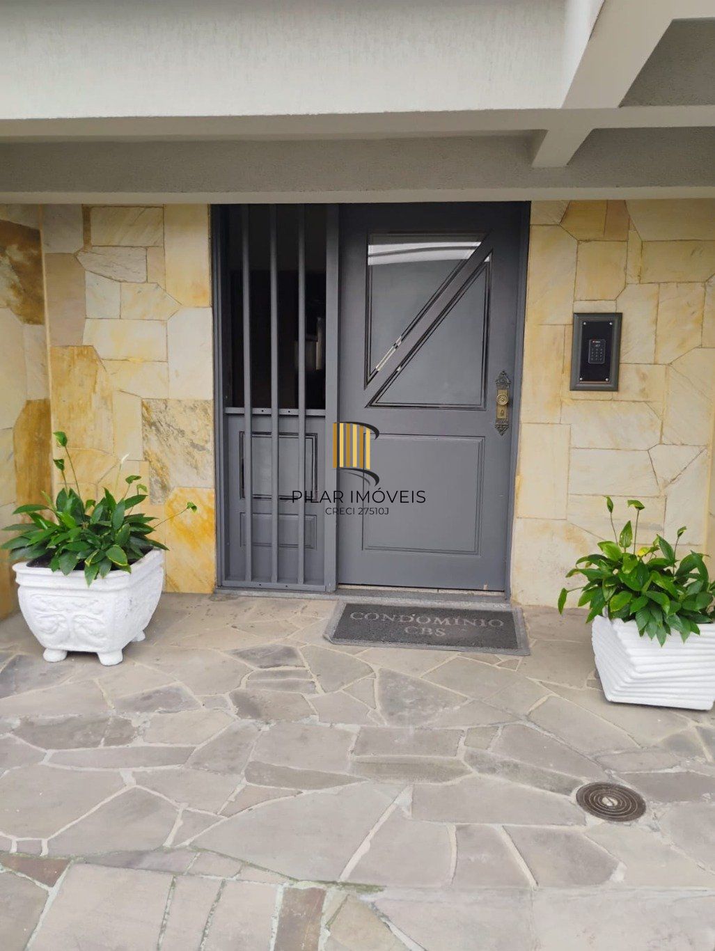 Apartamento com 3 quartos e 2 vagas de garagem no Bairro Jardim Itu/ Planalto.