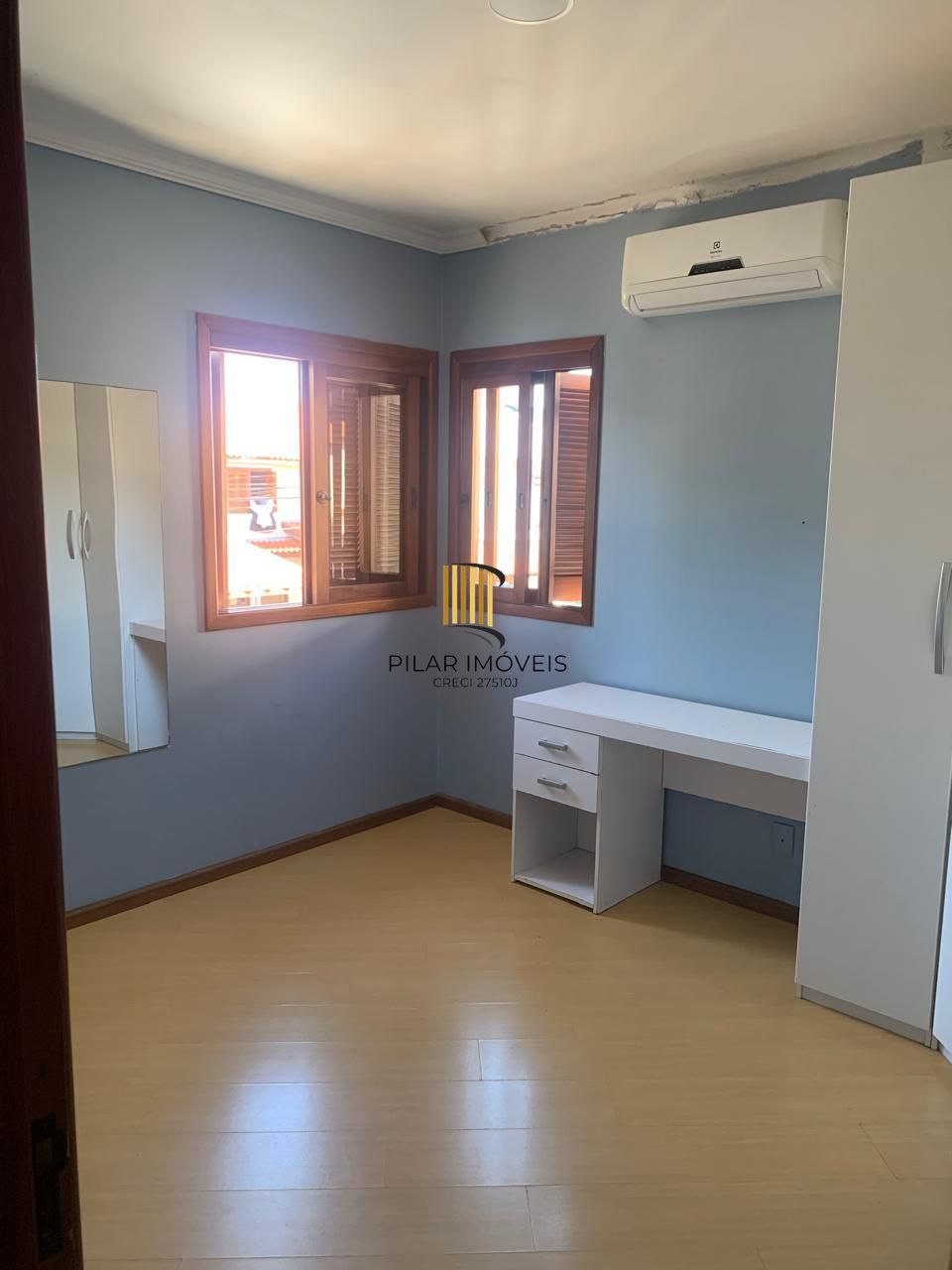 Casa em condomínio de 3 dormitórios e 1 vaga de garagem  em Canoas.