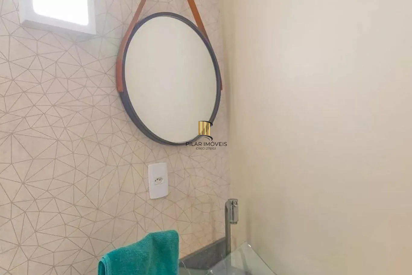 Casa de 3 dormitórios e 3 vagas de garagem em Canoas.