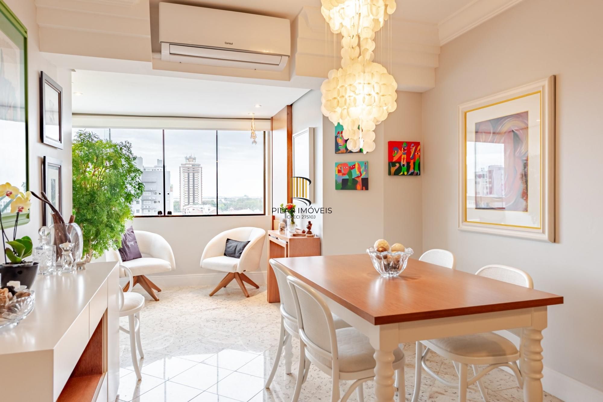 Apartamento de 3 dormitórios no bairro Menino Deus