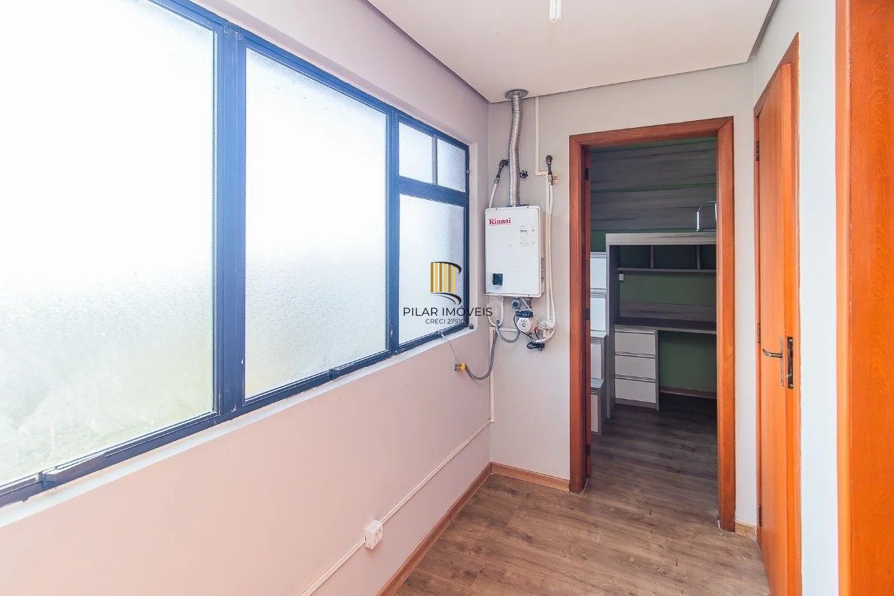 Cobertura de 3 quartos com piscina e 2 vagas no Bairro Mont Serrat.