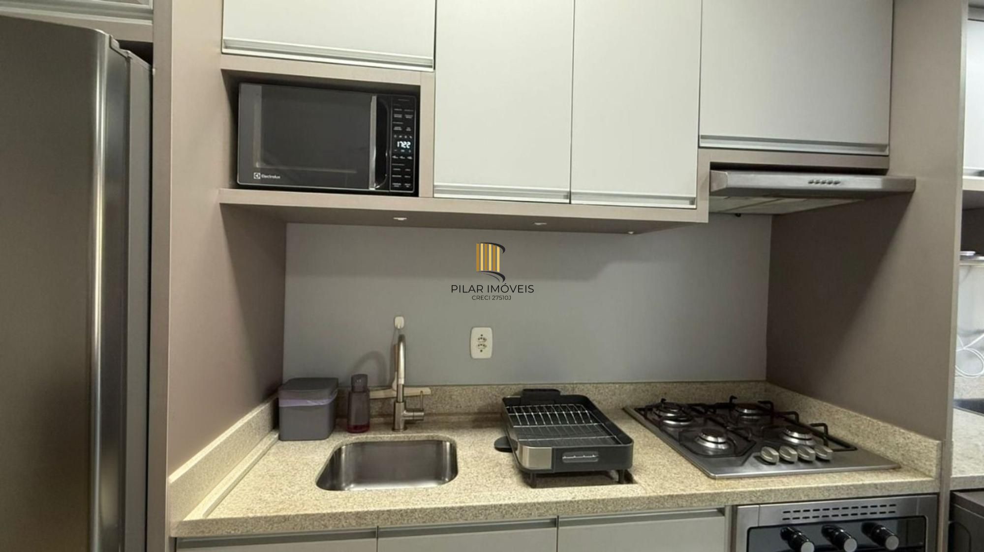 Apartamento de 2 dormitórios, elevador e 1 vaga de garagem em Canoas.