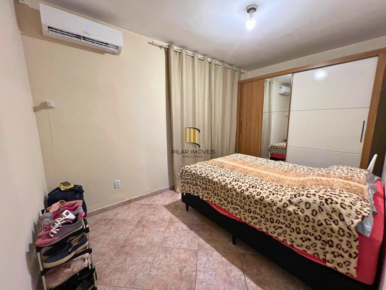 Casa de 3 dormitórios e 2 vagas de garagem em Canoas.