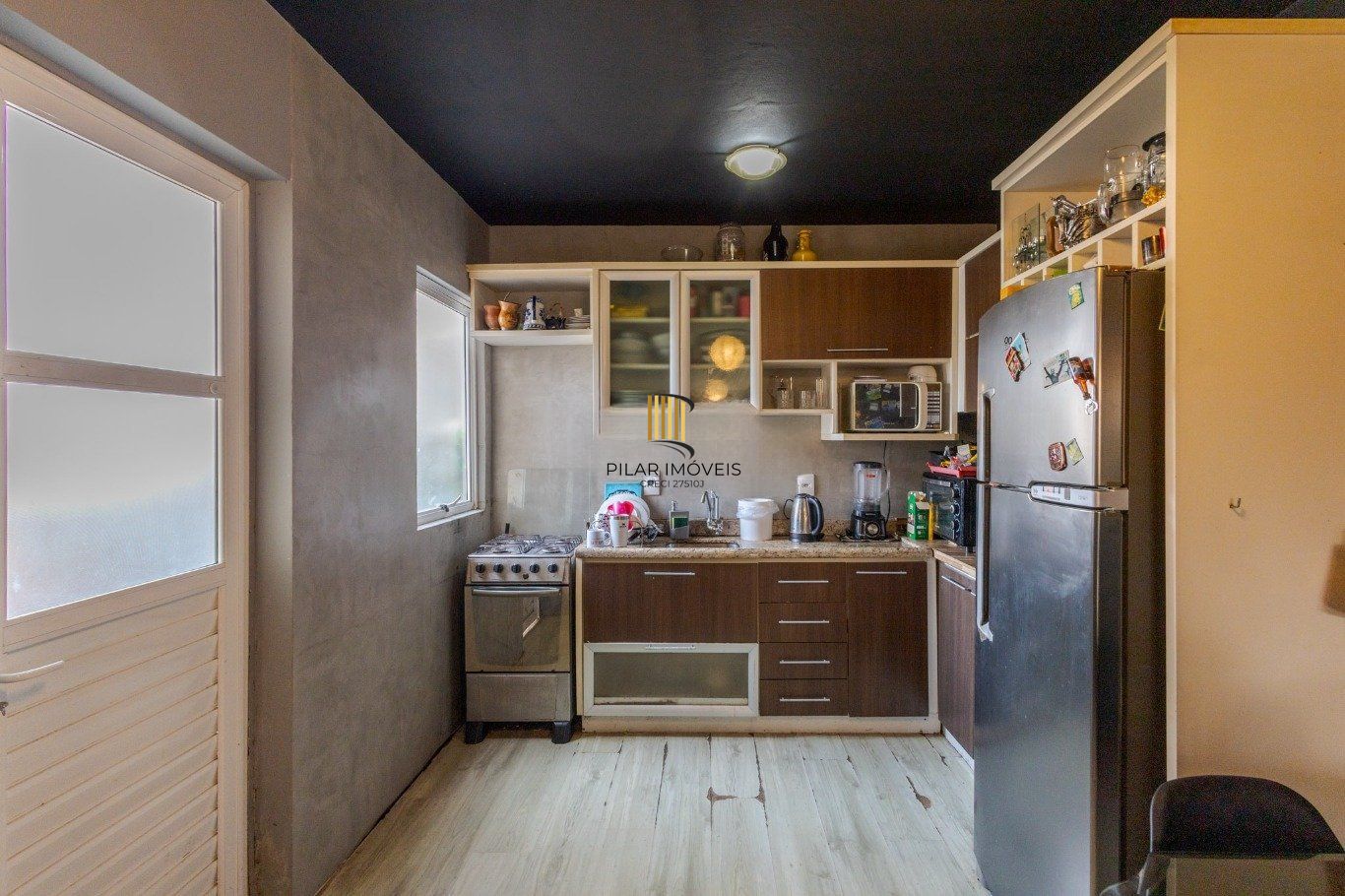 Casa com 3 quartos semi mobiliado com vaga no bairro Partenon