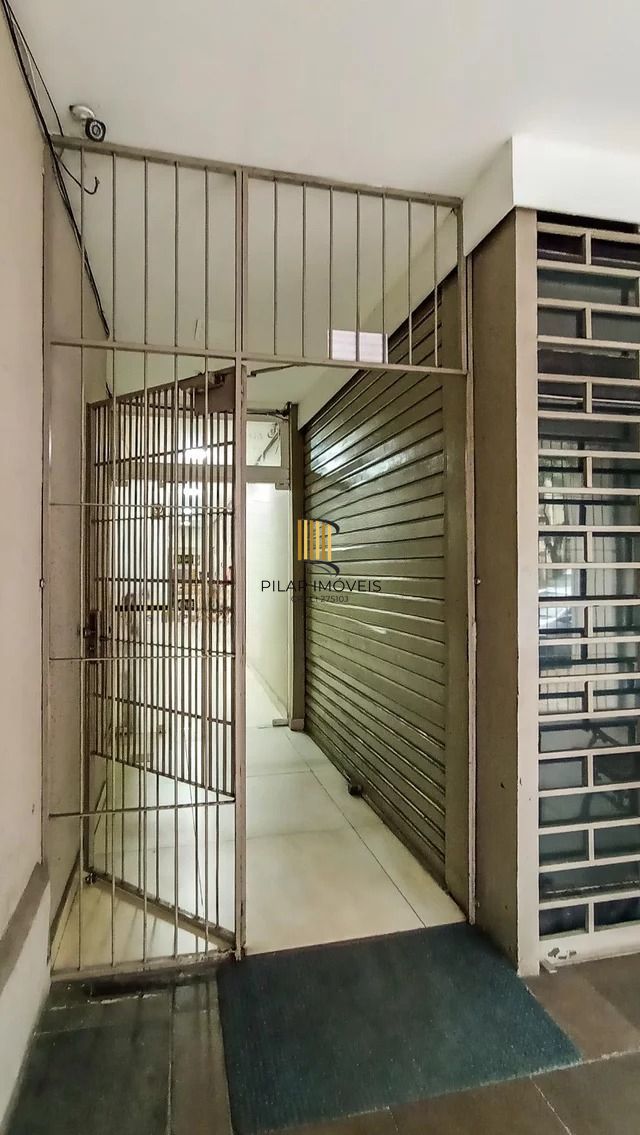 Apartamento JK com 1 quarto e com elevador  no bairro Farroupilha.