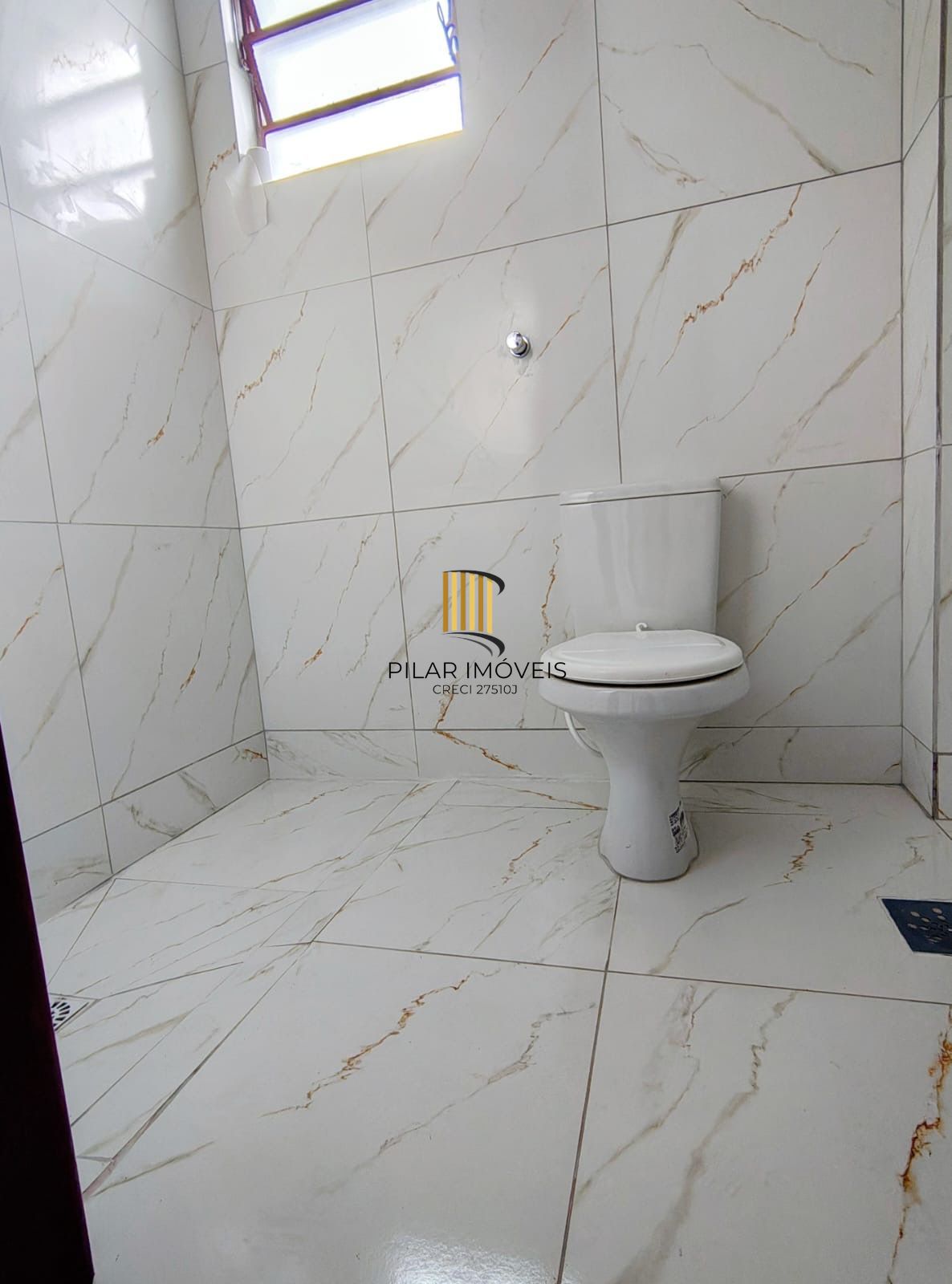 Apartamento com 66 m2 localizado na Rua Abaeté no Bairro Sarandi