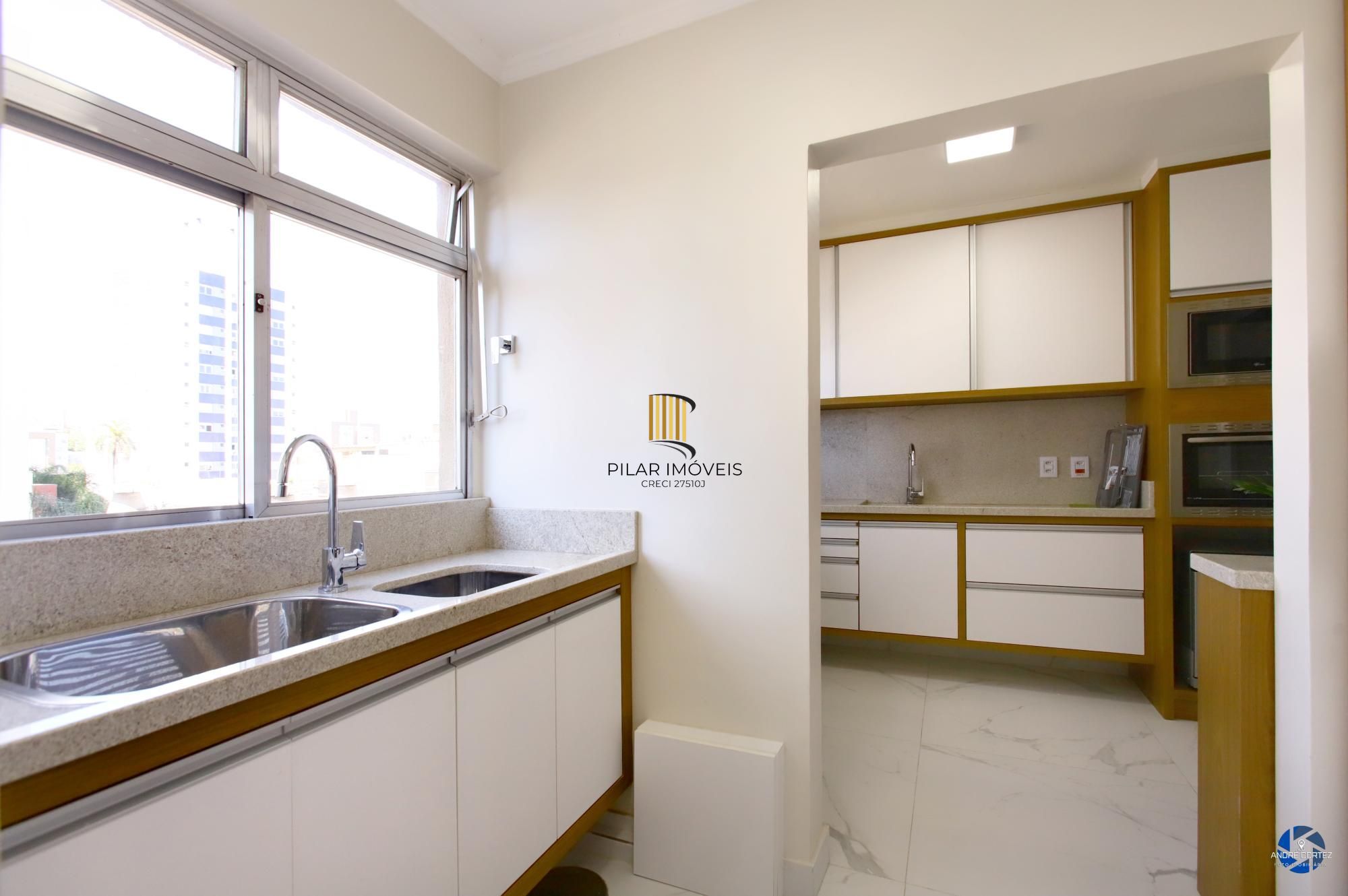 Cobertura com 3 dormitórios e 2 vagas no Bairro Santana