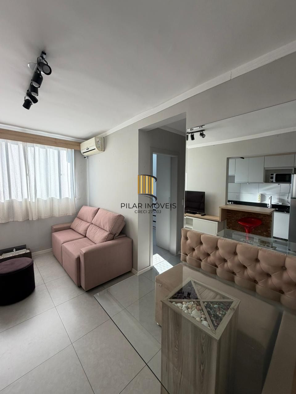 Apartamento com 2 quartos e 1 vaga de garagem no Bairro Sarandí