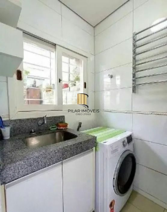 Casa 3 dormitórios no bairro Mário Quintana