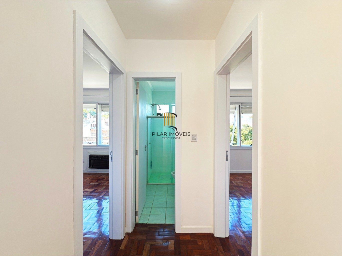 Cobertura com 2 quartos, vaga, elevador e churrasqueira  no bairro Cristal.