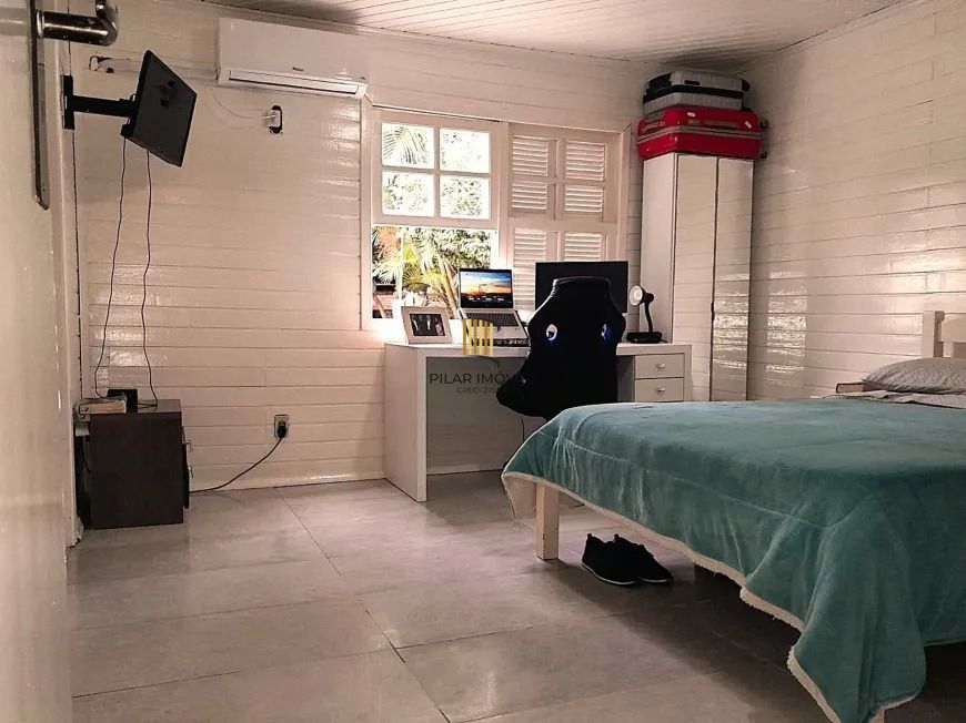 Casa com 3 Quartos e 3 banheiros à Venda, 387 m²