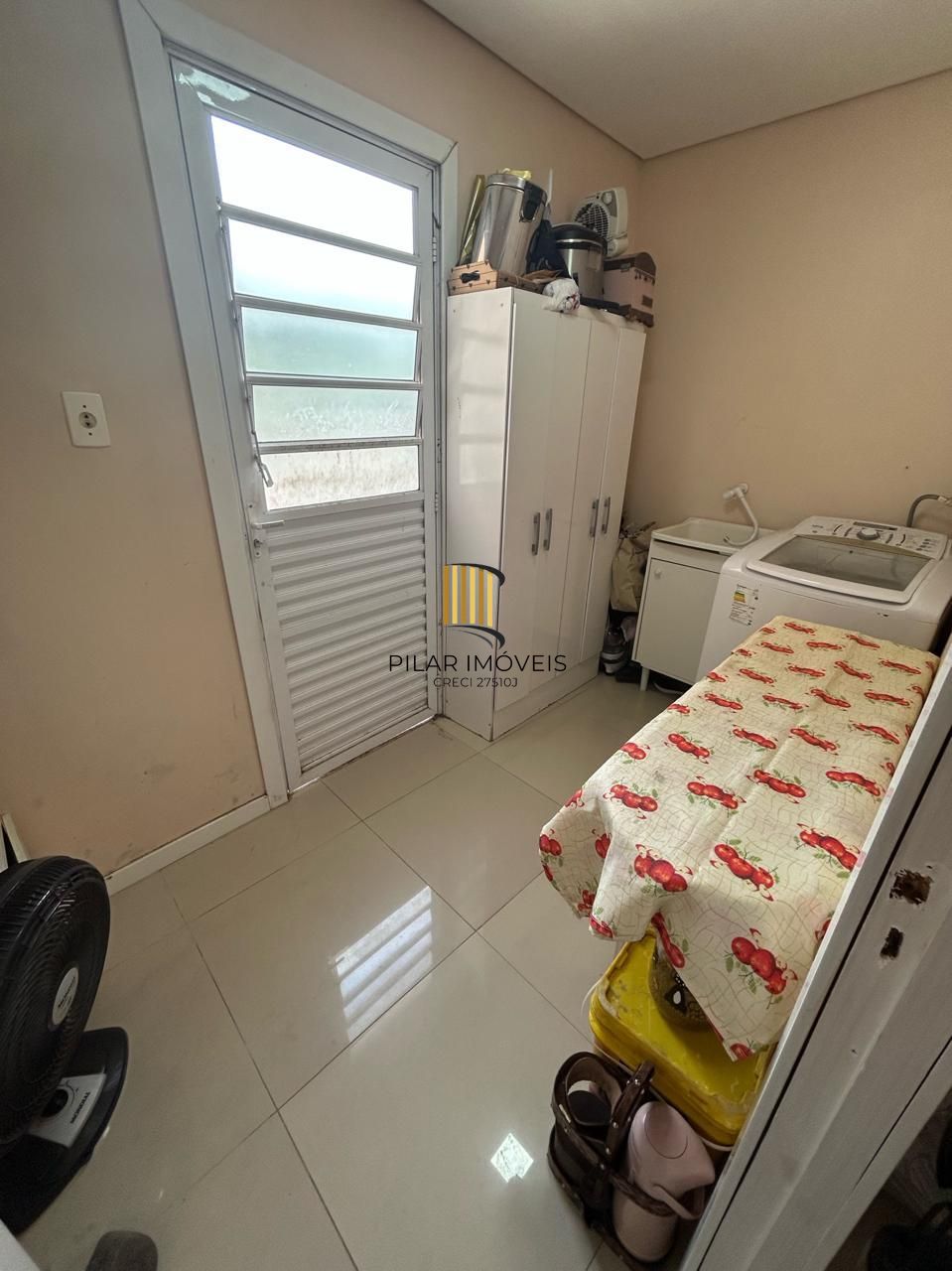 Casa com 4 dormitórios  em Gravataí