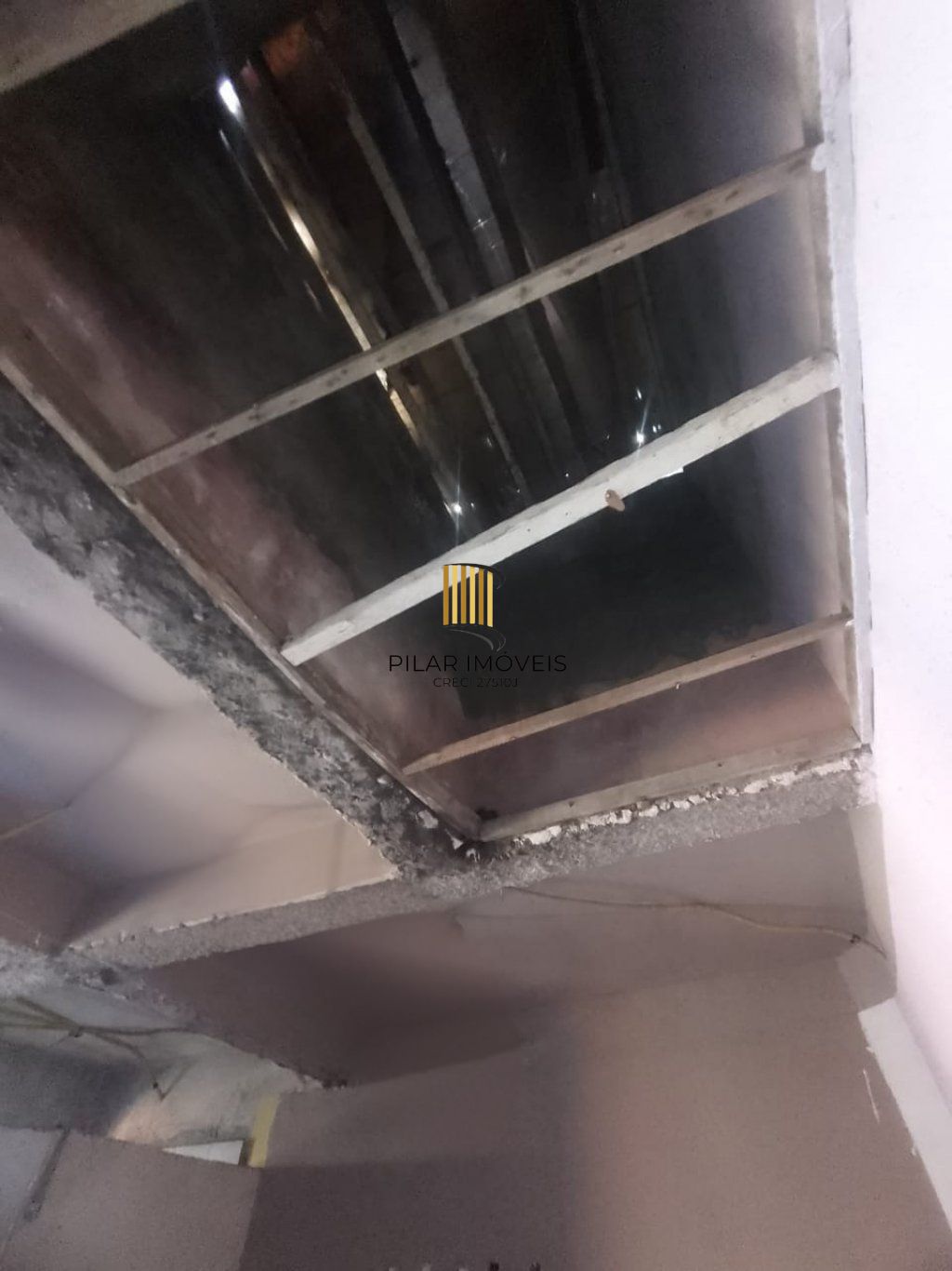 Casa 1 dormitório com 1 vaga de garagem no bairro Mato Grande em Canoas.