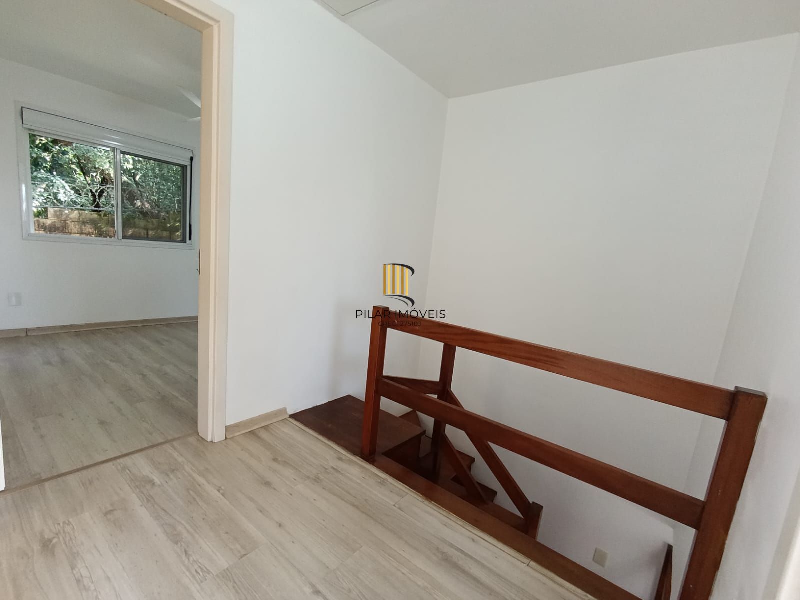 Casa em condomínio de 3 quartos, suíte e 2 vagas no bairro Mário Quintana