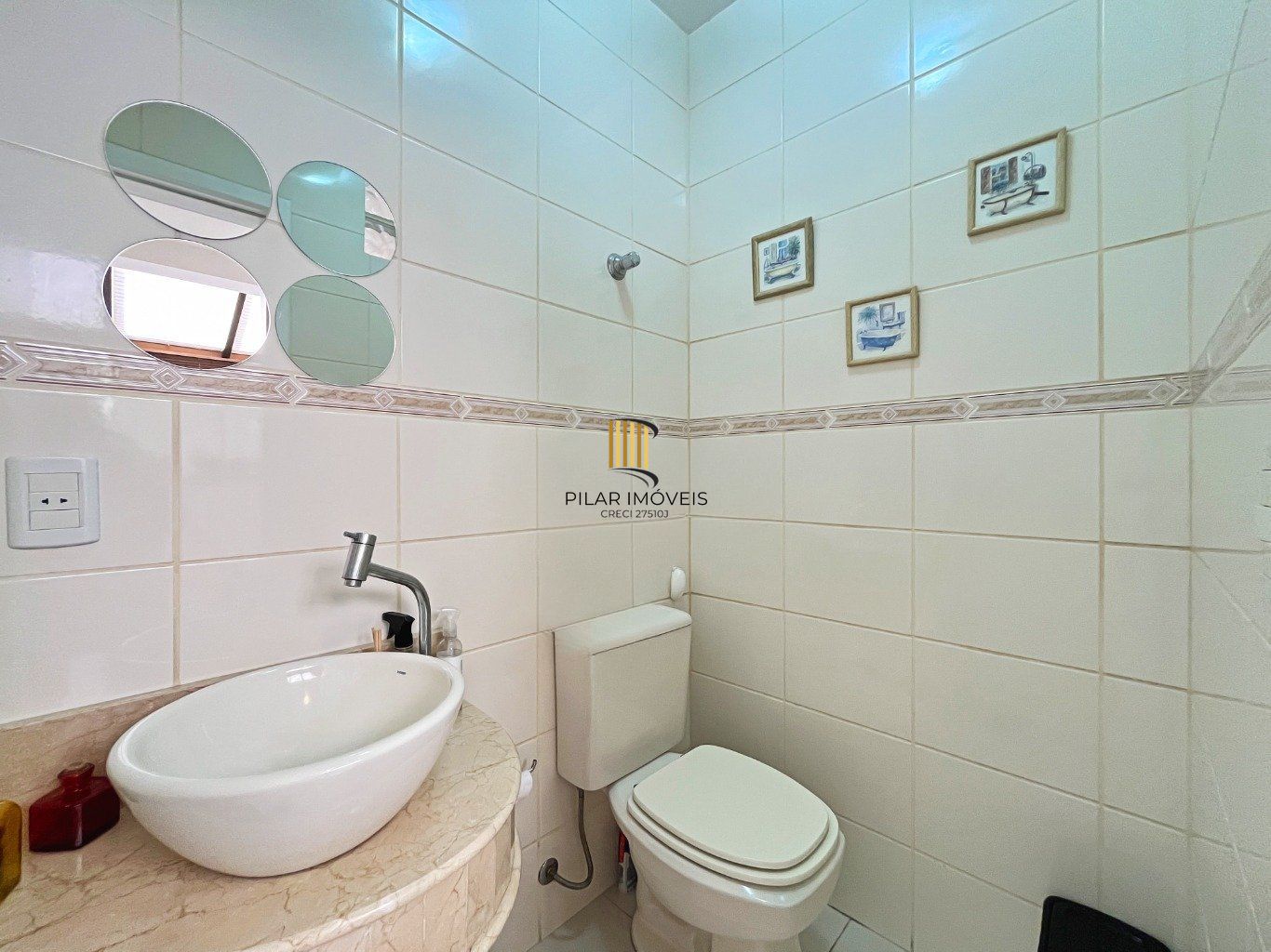 Casa com 3 quartos e 2 vagas em condomínio fechado no bairro Tristeza