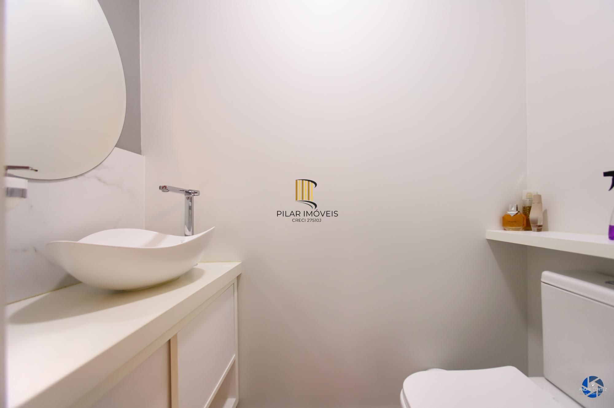 Cobertura com 3 dormitórios e 2 vagas no Bairro Santana