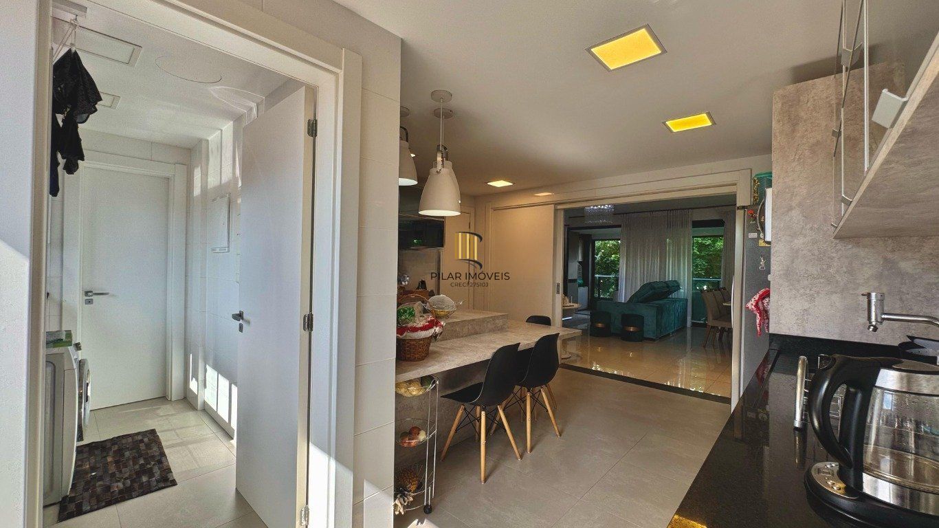 Apartamento semi mobiliado de 3 dormitórios no bairro Pedra Redonda