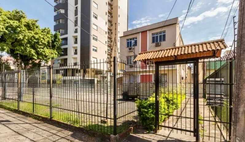 Apartamento Térreo 2 quartos com vaga à venda na Rua  Barbedo, Menino Deus