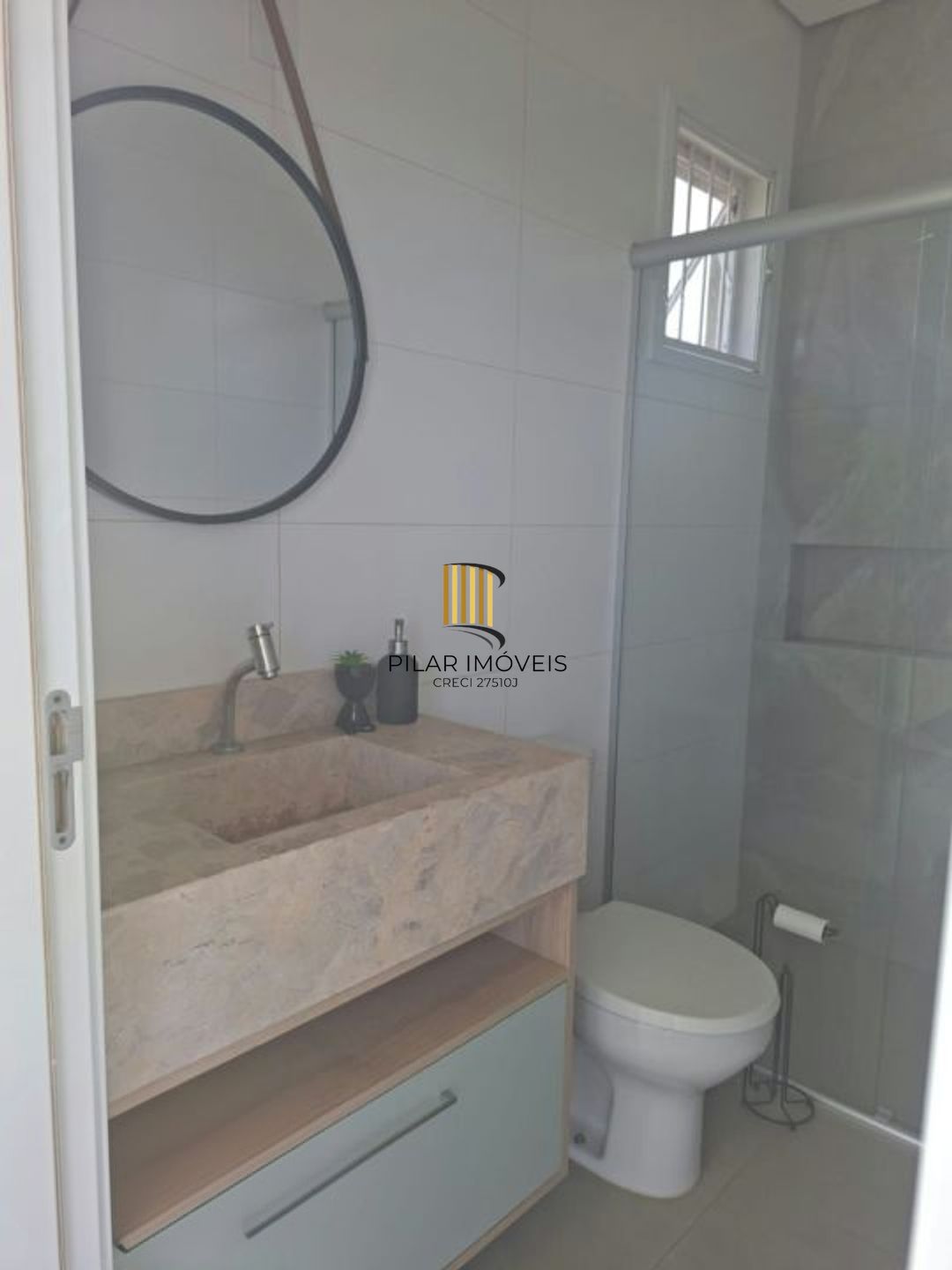 Casa de 3 quartos e 2 vagas de garagem em Canoas.