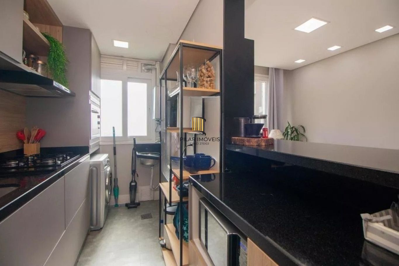 Apartamento semi mobiliado 2 dormitórios bairro Jardim Sabará