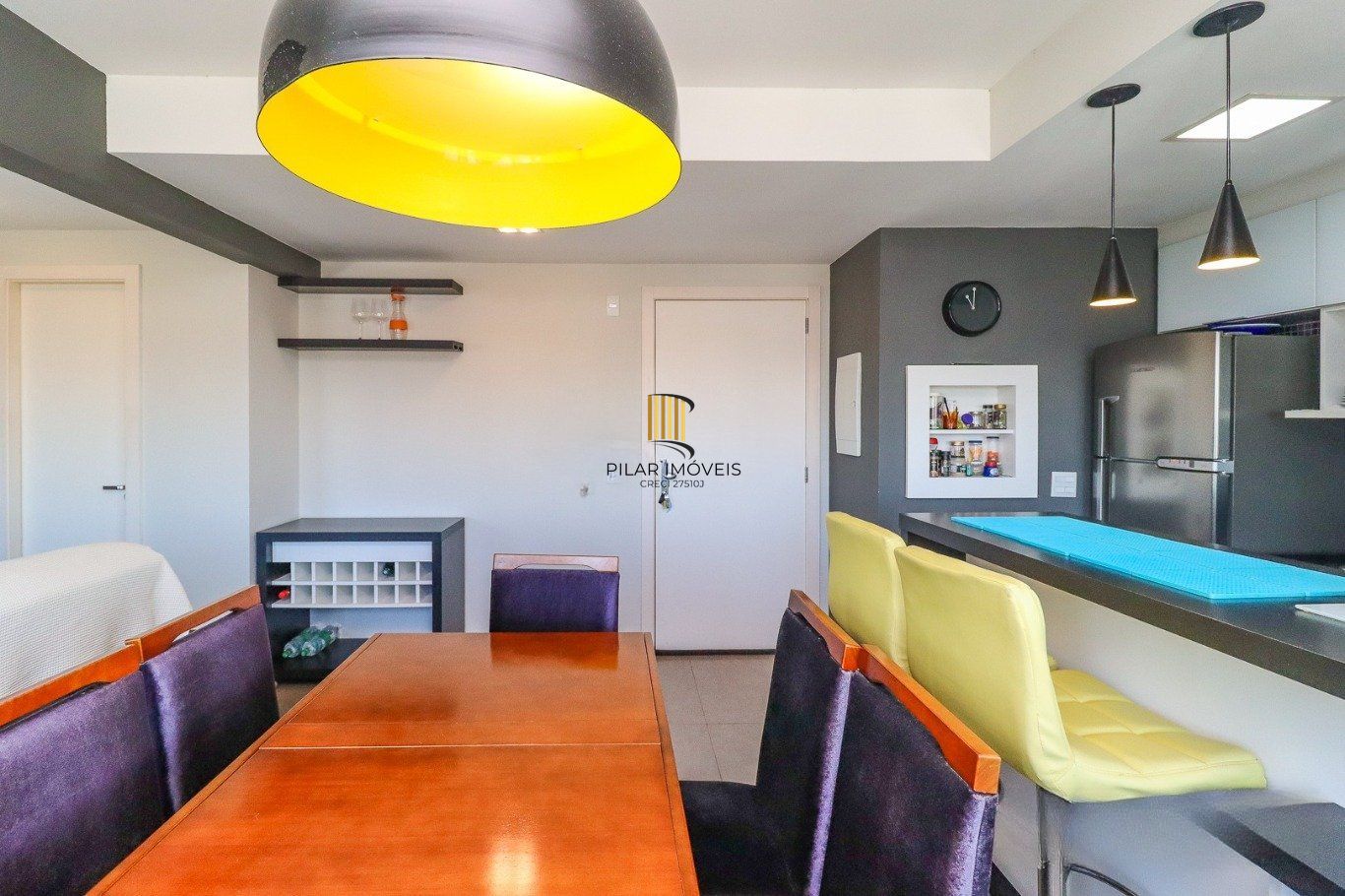 Apartamento de 3 dormitórios e 1 vaga de garagem no bairro Azenha/Porto Alegre.