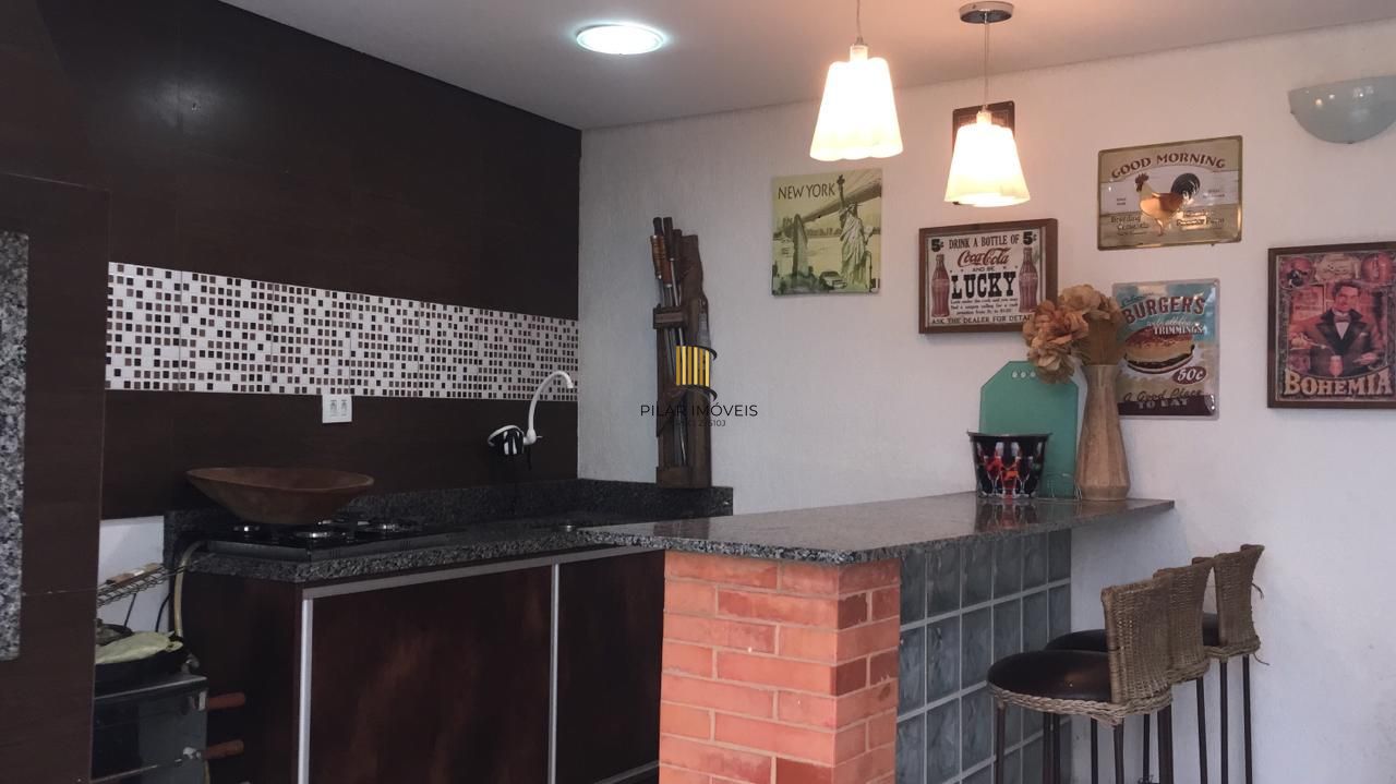 Casa em Condomínio com 3 quartos, 1 suíte e 288m² à venda no Ecoville.