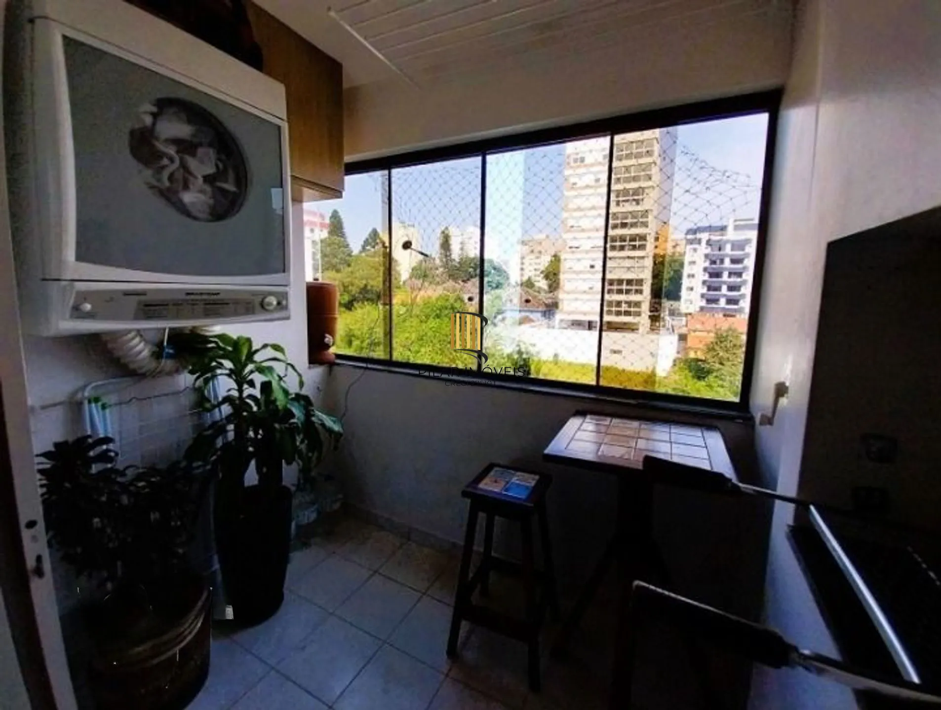 Apartamento de 3 dormitórios, elevador e 1 vaga de garagem em Canoas.