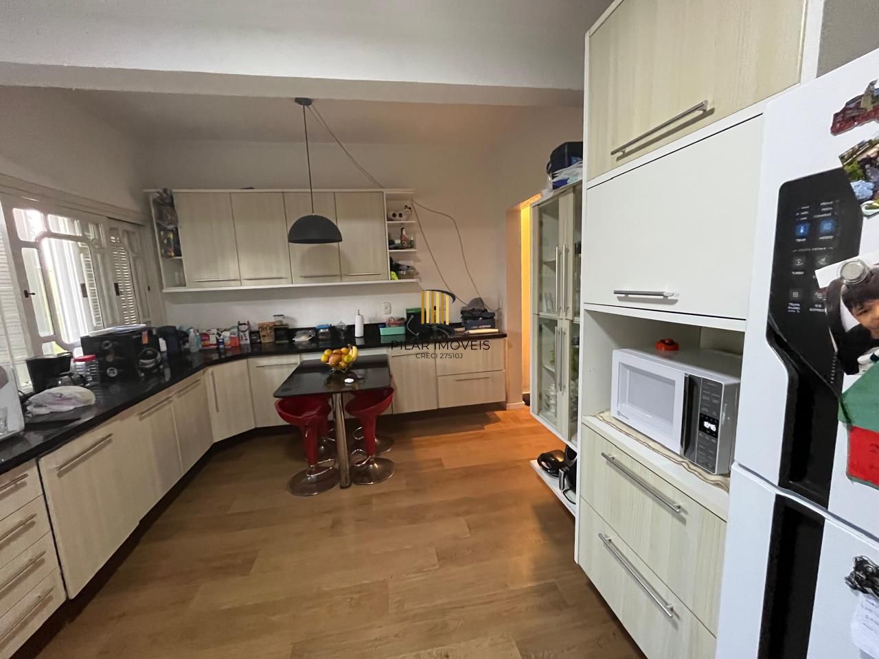 Casa triplex em condomínio no Ecoville com 2 suítes