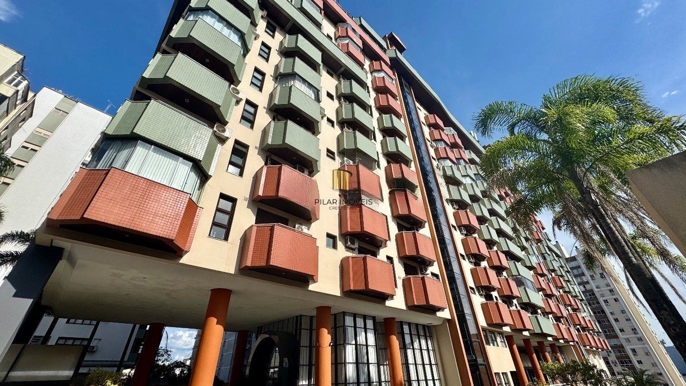 Apartamento de 1 quarto, sacada, 1 vaga, elevador no bairro Independência.