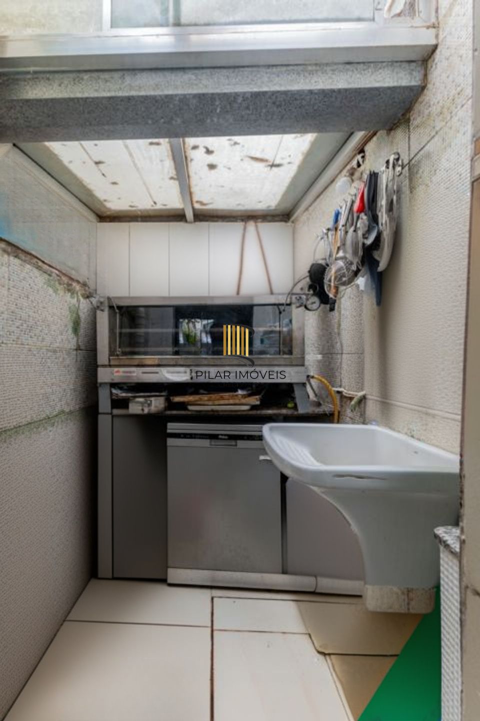 Apartamento Térreo, 3 quartos e varanda separada no bairro Rio Branco