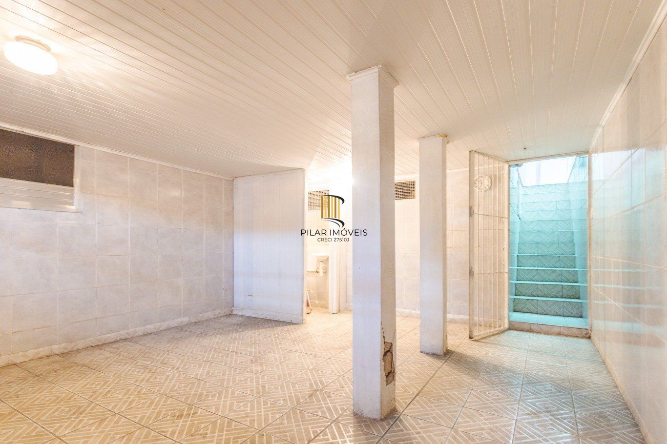 Casa de 3 dormitórios, 4 banheiros, 3 vagas de garagem no bairro Agronomia