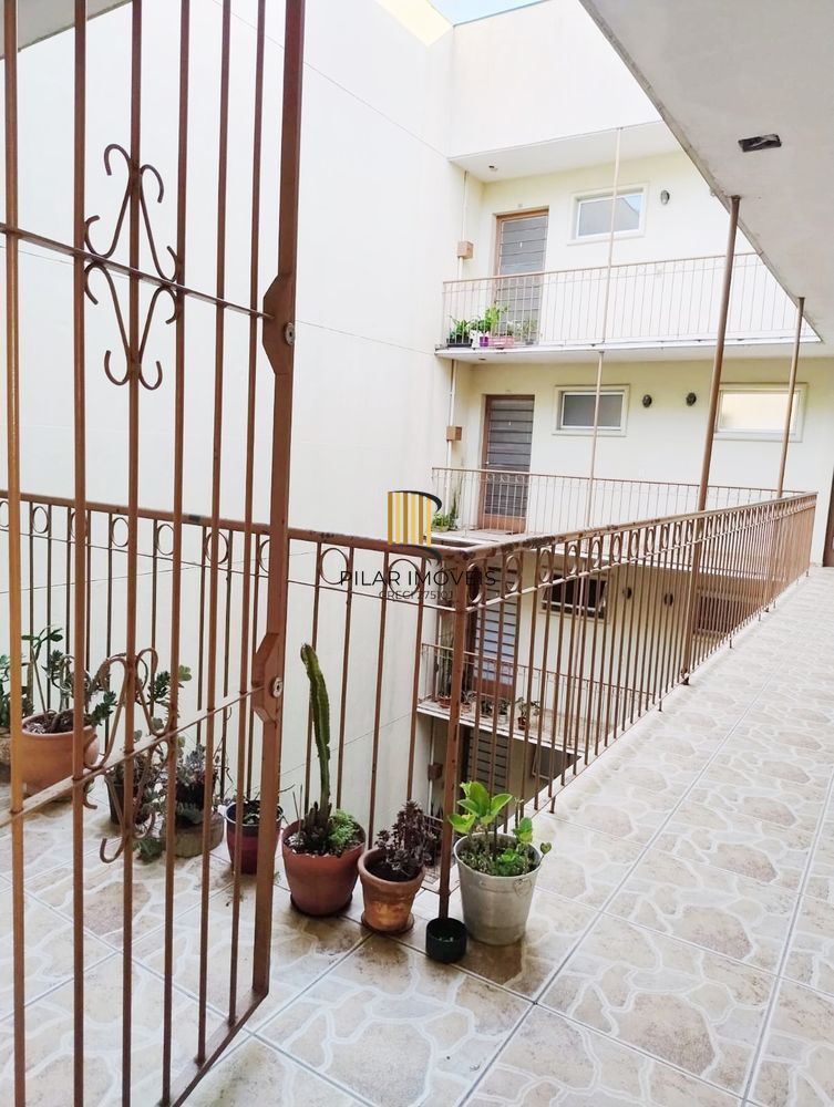 Apartamento 2 dormitórios, 1 vaga e elevador no Sarandi.